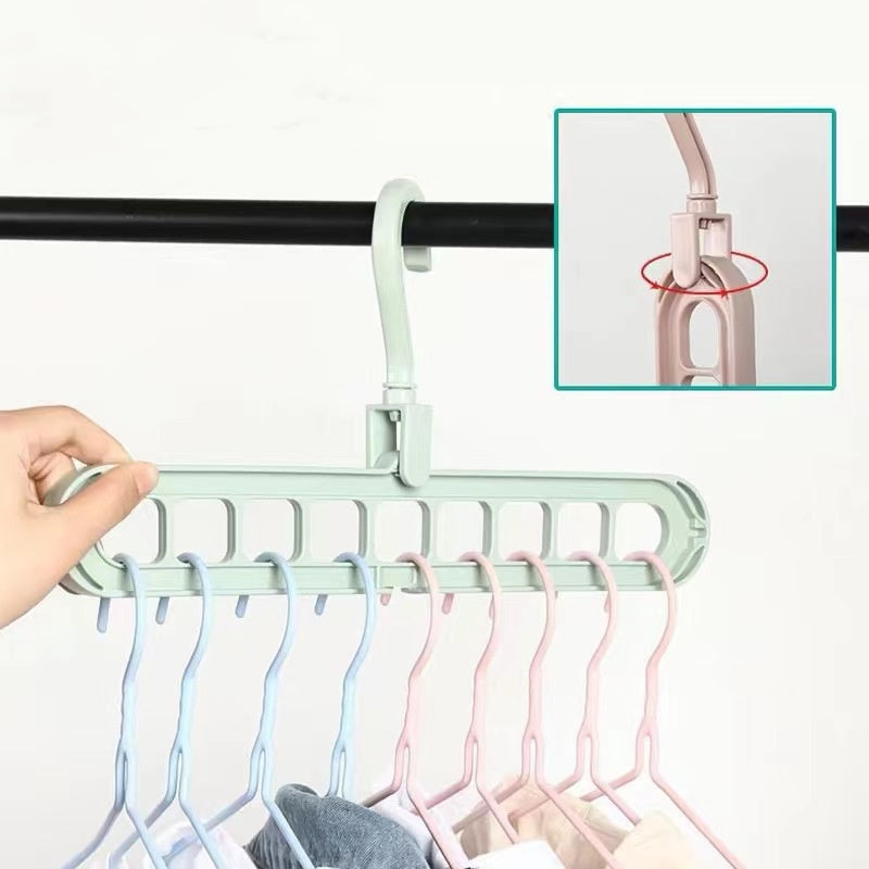 علاقة الملابس